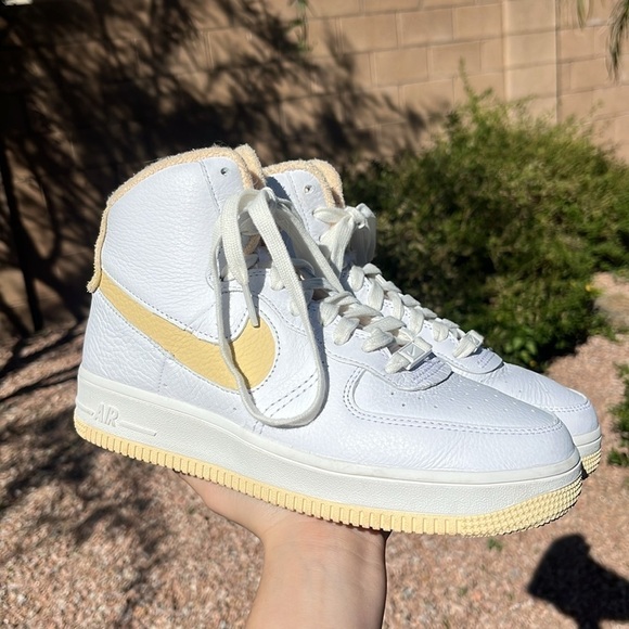 LIKE NEW! NIKE AIR FORCE Sculpt! - Picture 9 of 16